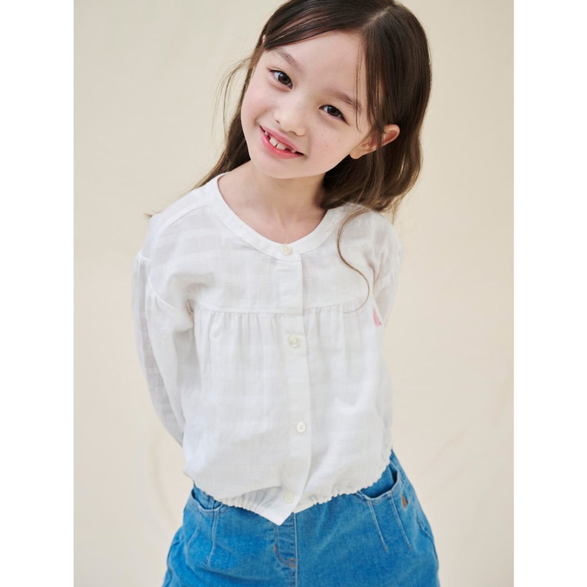 빈폴 키즈(BEANPOLE KIDS) 셔링 포인트 블라우스  화이트 (BI5264G021)