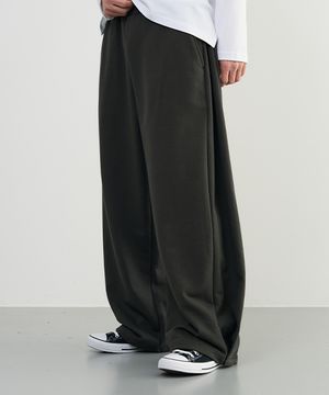 컴피 인버티드 플리츠 스웻 팬츠 [KHAKI]