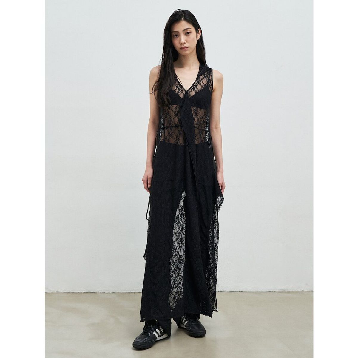 앙개(ANGGAE) Lace Hooded Layering Dress   Black