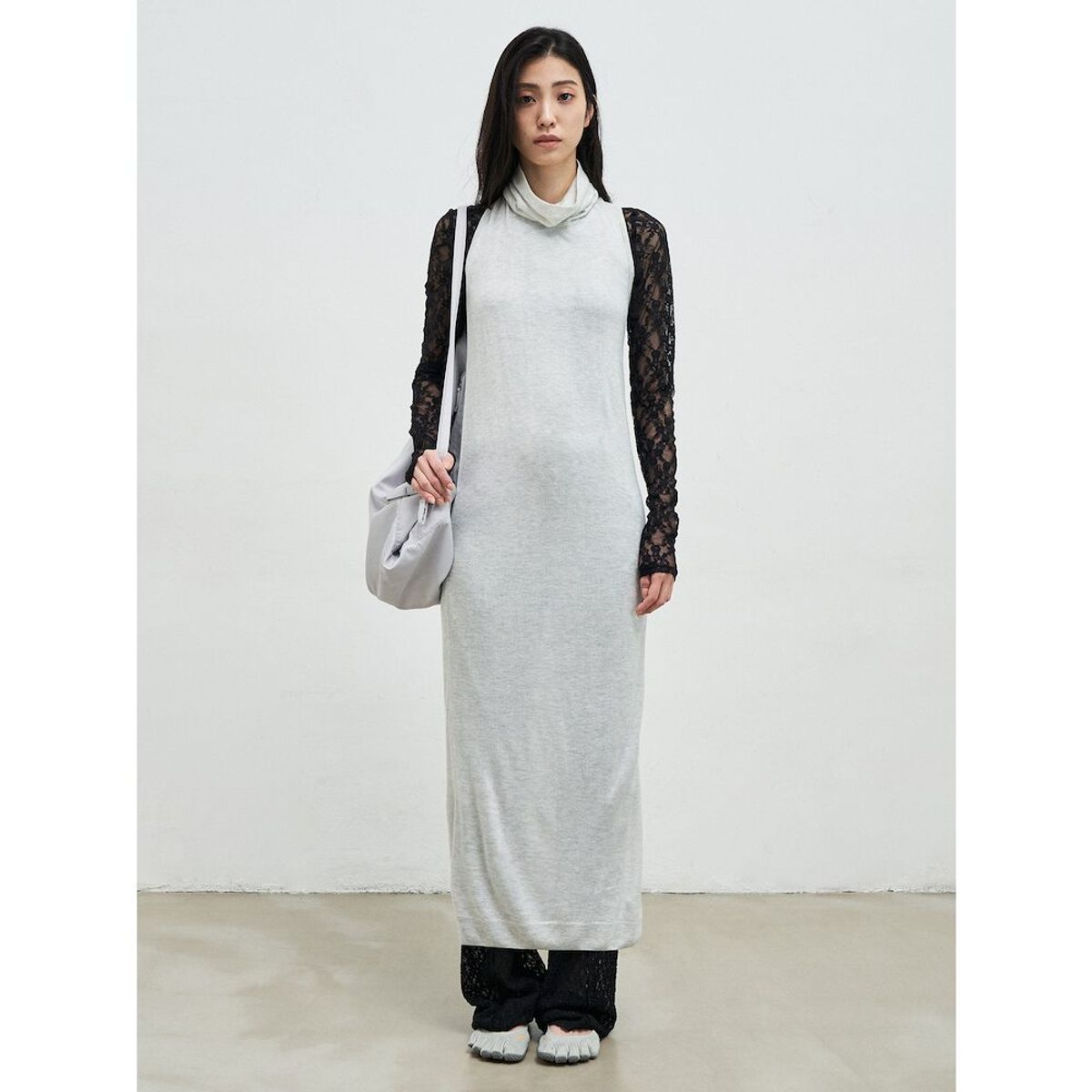 앙개(ANGGAE) Twisted Back Knit Dress  Grey
