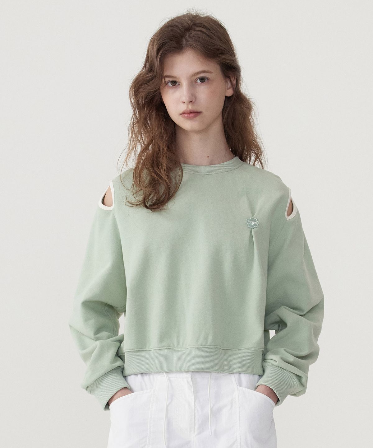커버낫 우먼(COVERNAT WOMAN) 우먼 컷아웃 맨투맨 Light Green