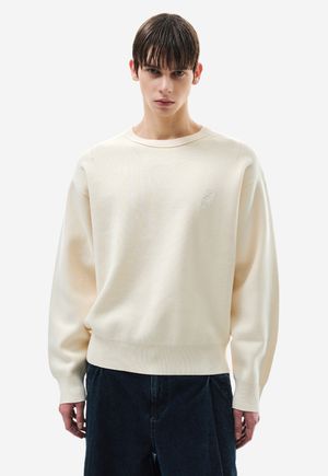에센셜 코튼 크루넥 니트 아이보리 ZH2KT214IV