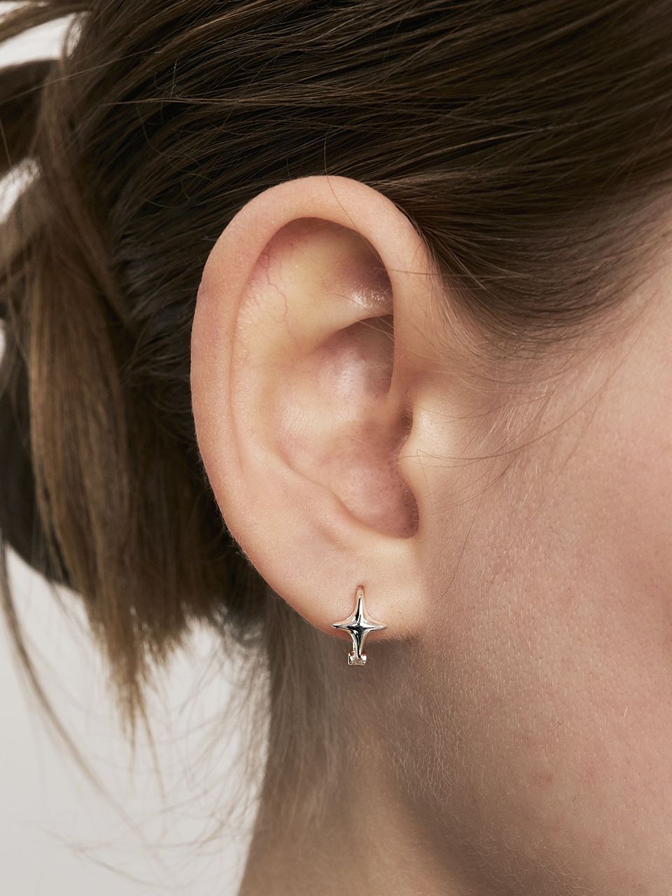 ★Hei★ [sv925] shell onetouch earring MUSINSA | HEI [sv925] shooting star one-touch earring