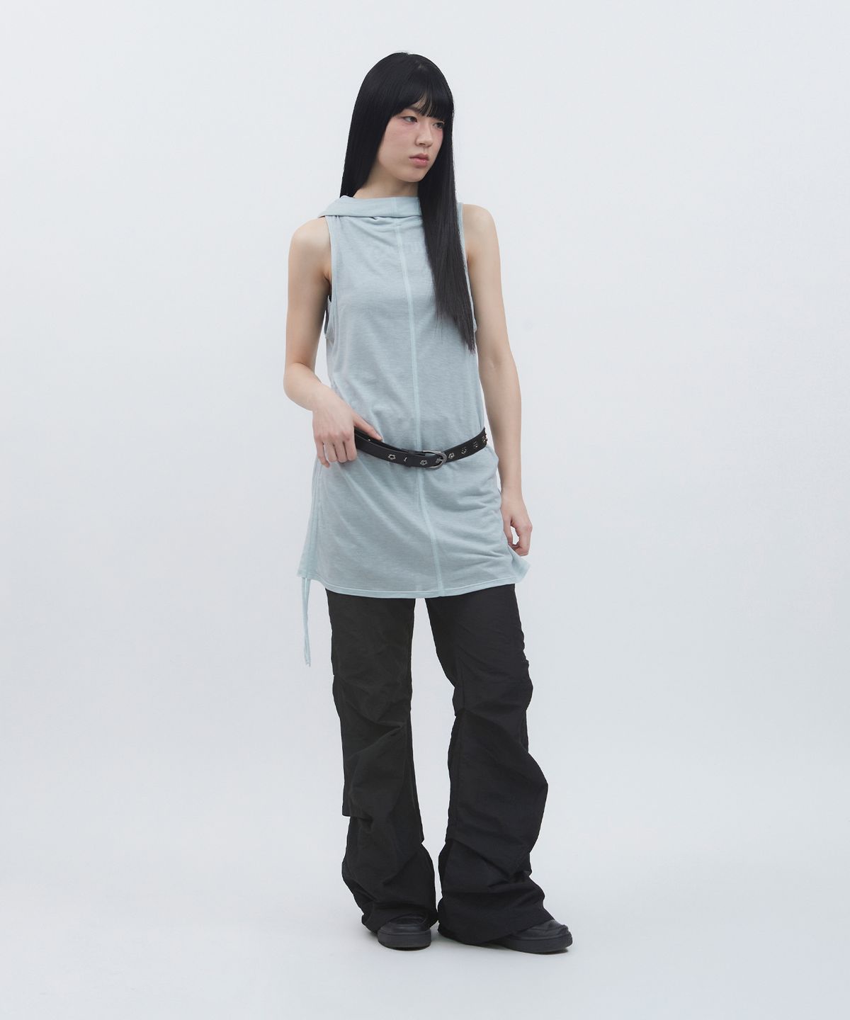 뚜오미오(TUOMIO) SHEER HOODED VEST [BABY BLUE]