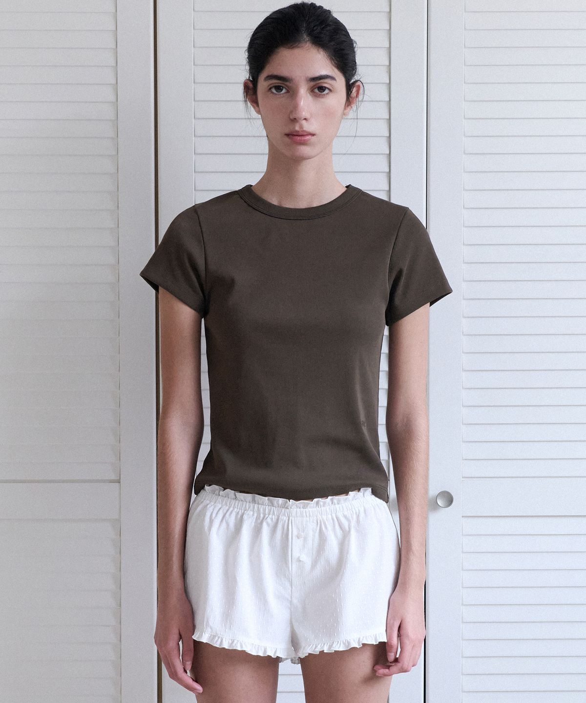 앤니즈(ANDNEEDS) Bessette half tee (brown)
