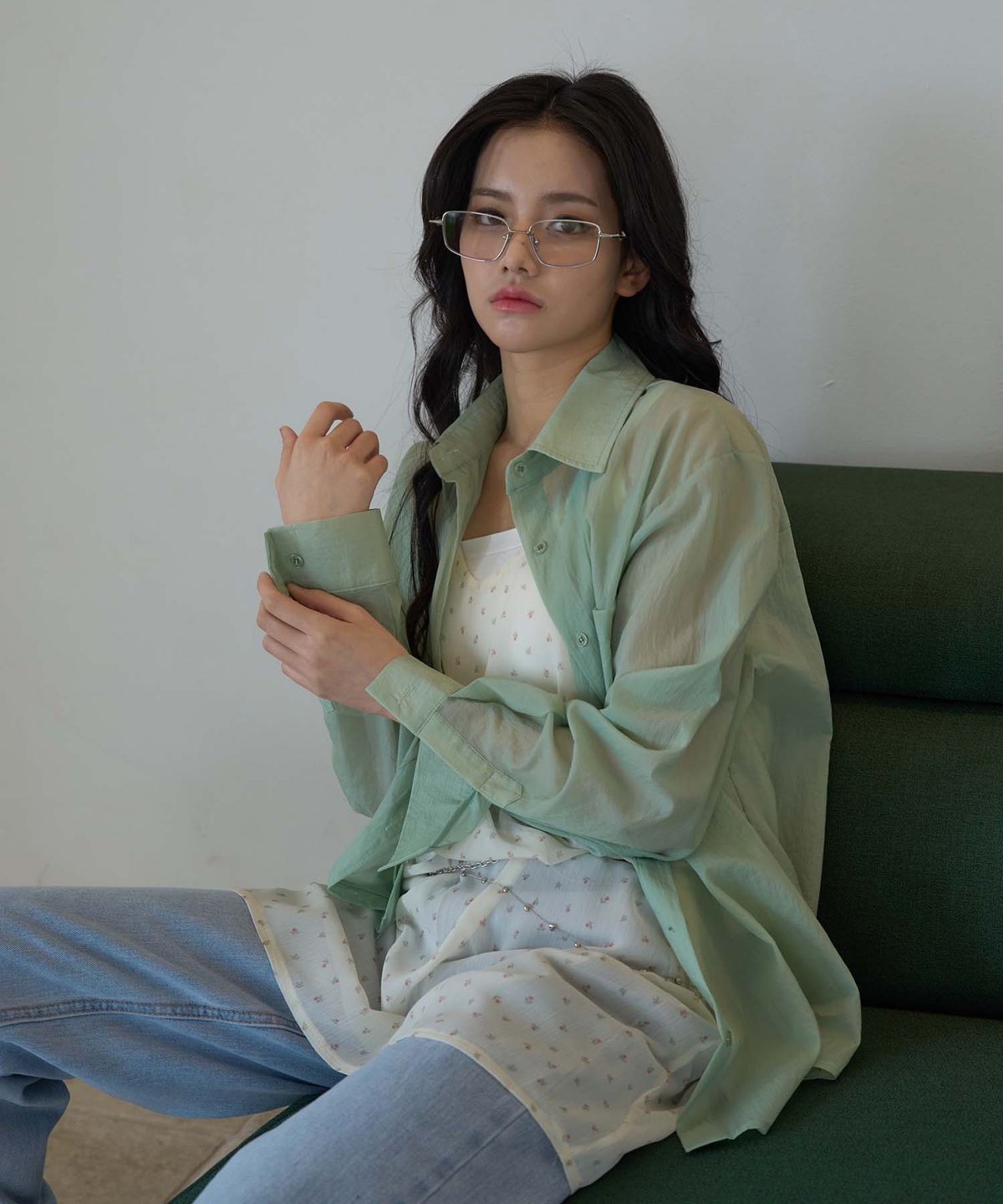 플루나 스튜디오(PLUNASTUDIO) 소프트 시스루 셔츠 그린