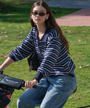 STRIPED OPEN COLLAR SWEATER_NAVY STRIPE [LC261KN04NS]