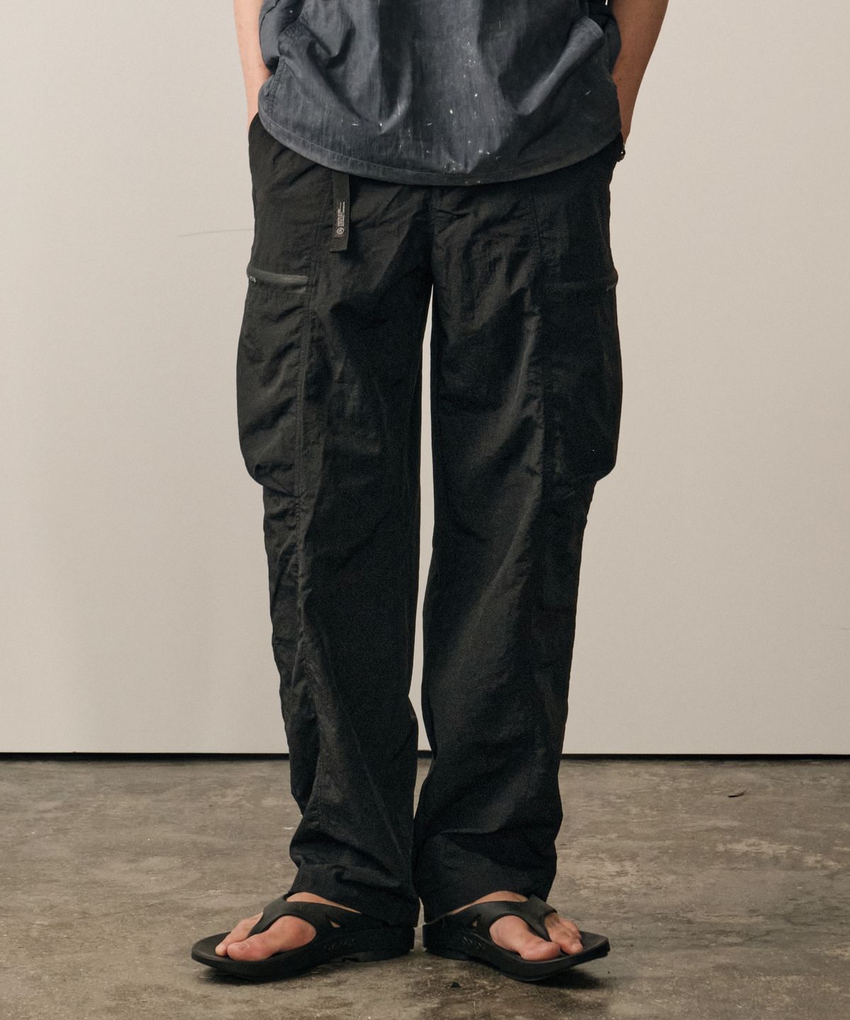 힐리먼트(HELEMENT) 어반 카고 세미와이드 팬츠 (BLACK)