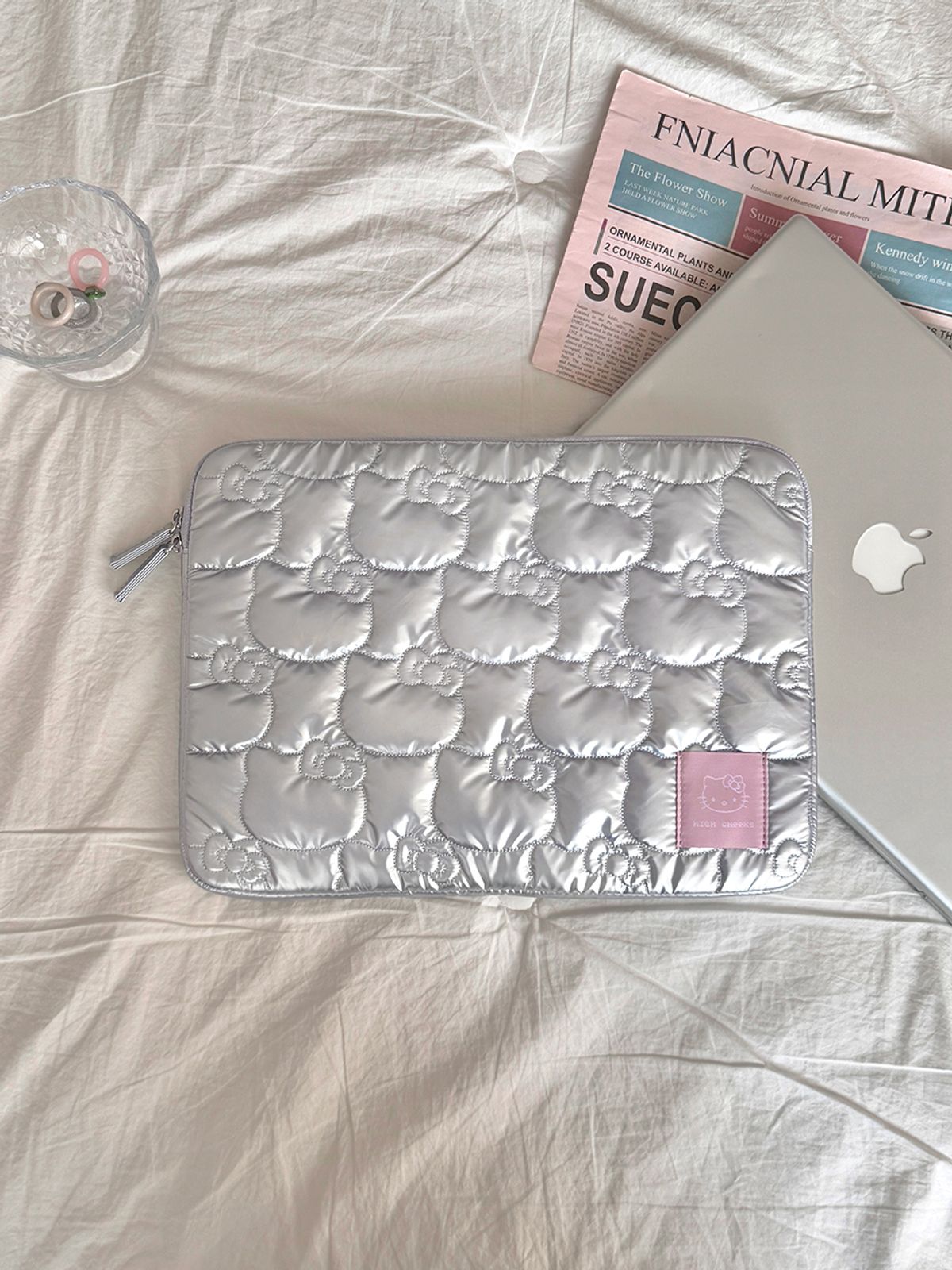하이칙스(HIGH CHEEKS) Hello Kitty Padded Notebook Pouch (Pink/Silver)_HC2511PC001O