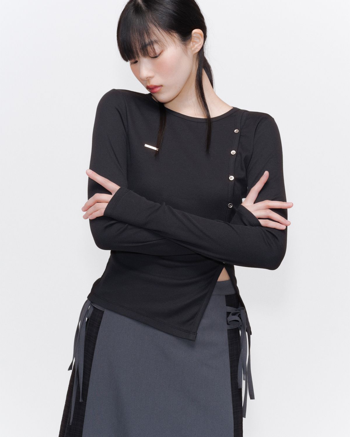 【Miseki SEOUL】25ss Unbalanced button long sleeves MUSINSA | MISEKI SEOUL Unbalanced button long sleeves BLACK