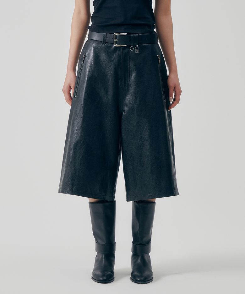 Distressed Leather Set-up Shorts [ Black ]