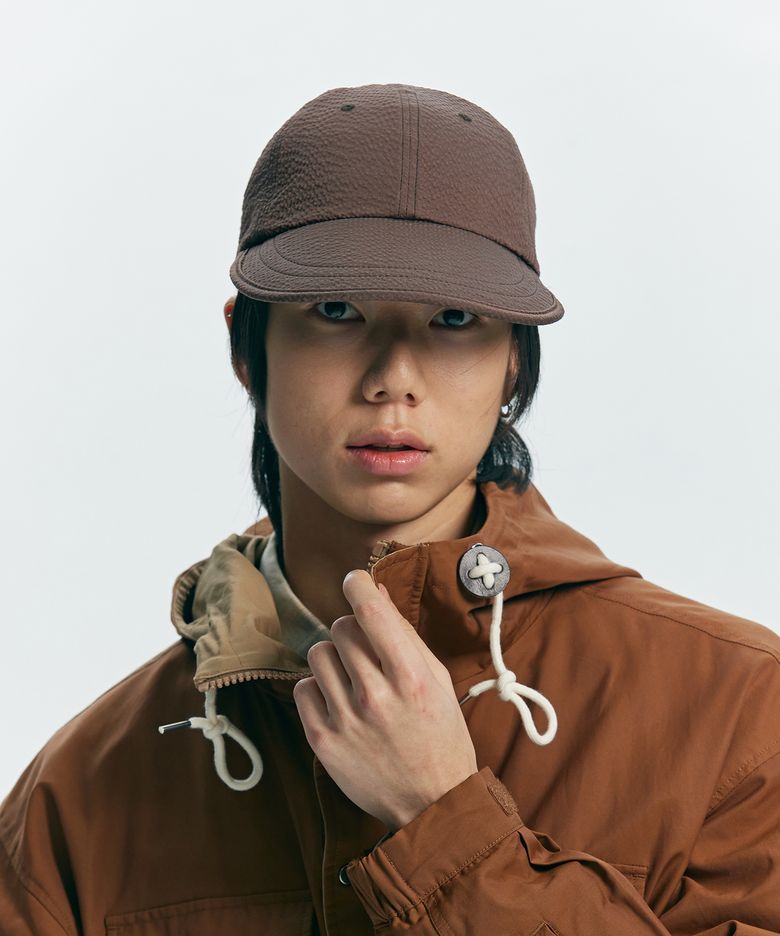 SEERSUCKER FEATHER CAP _ BROWN