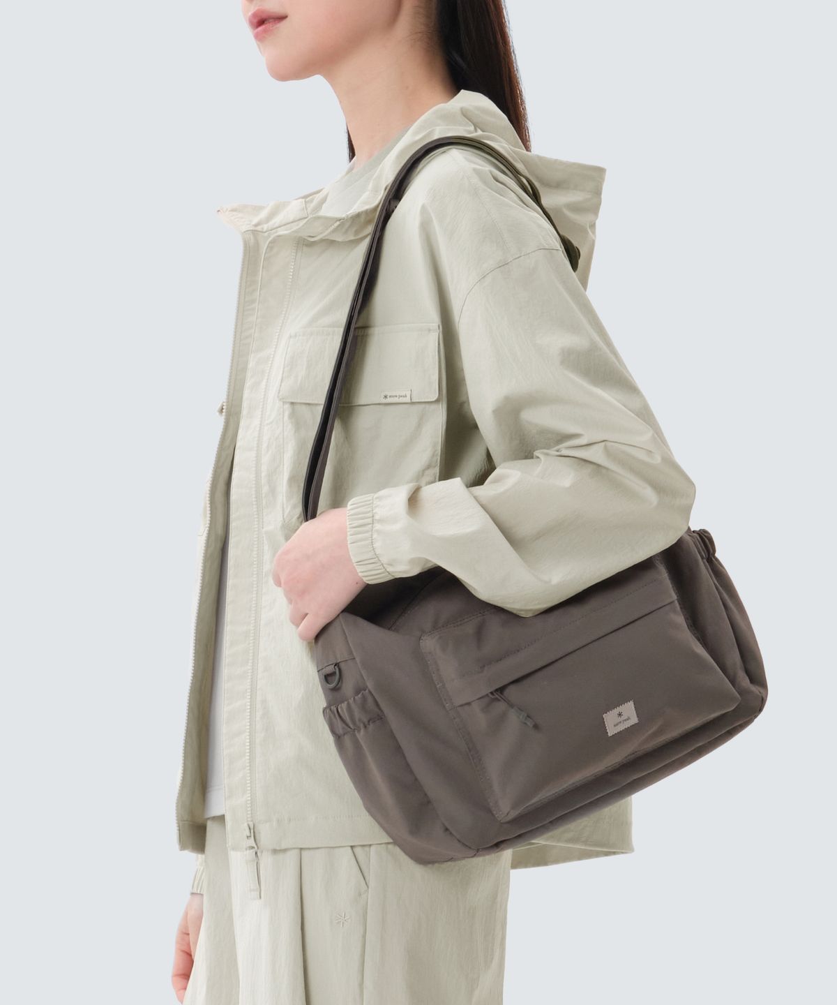 스노우피크 어패럴(SNOWPEAK APPAREL) 캠플 포켓 크로스백 (S25ZUCCB19) Dark Khaki