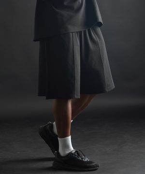 에센셜 오버핏 버뮤다 쇼츠 - 블랙