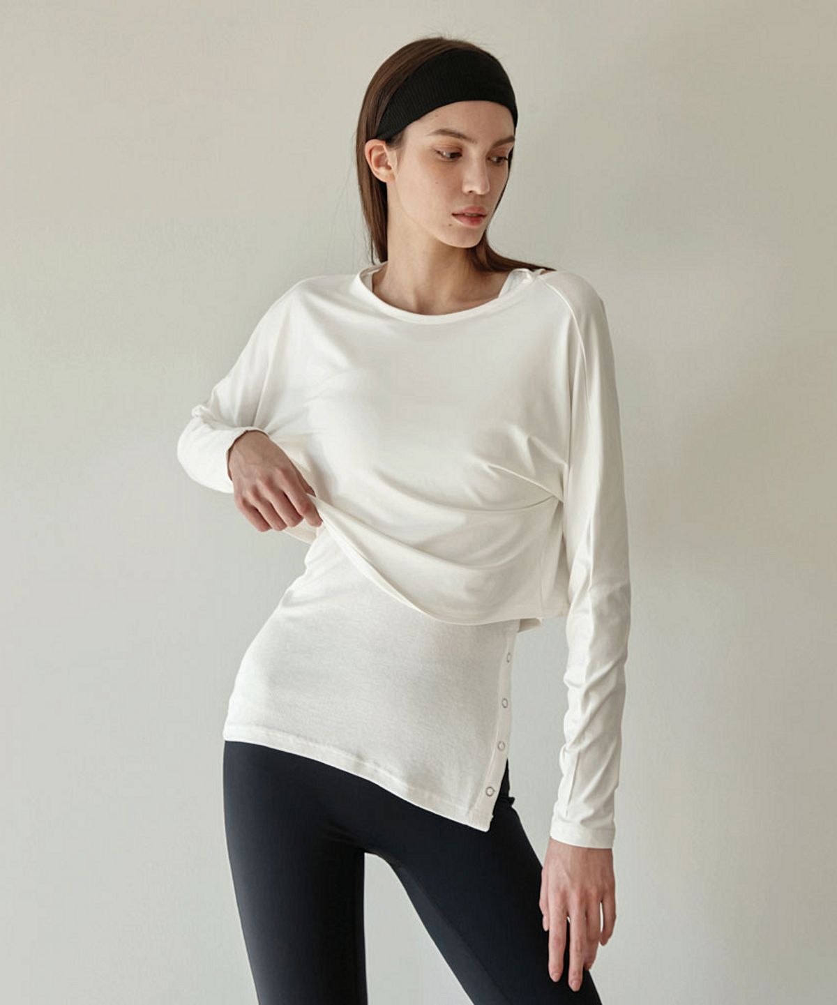 데비웨어(DEVIWEAR) 오픈백 랩 커버업 DEVI-T0128-화이트