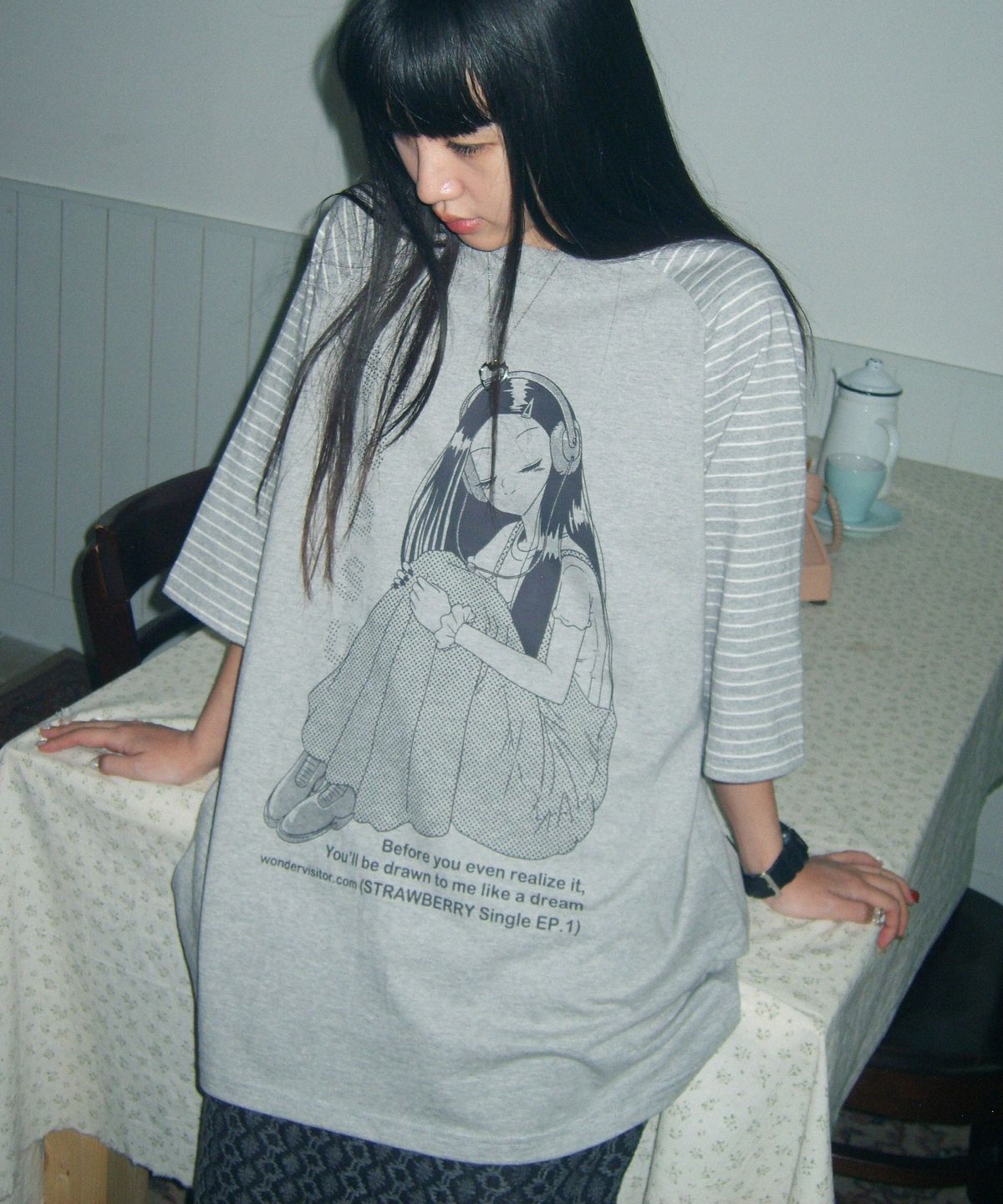 원더비지터(WONDERVISITOR) HEESU Overfit Raglan T-shirt [Melange grey]