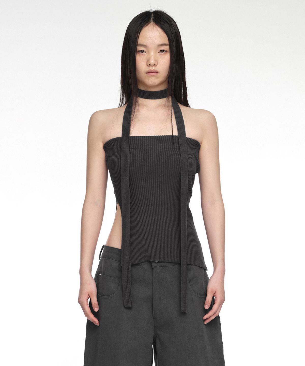 나체(NACHE) STRAP KNIT TANK TOP CHARCOAL