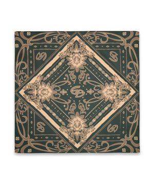 로고 패턴 반다나 스카프