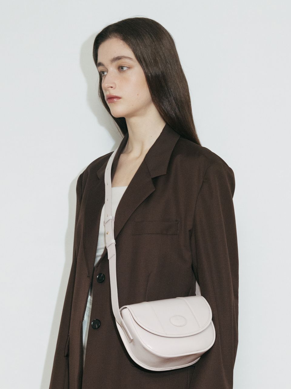 MUSINSA | MONDE MONDE Half Moon Mini Bag