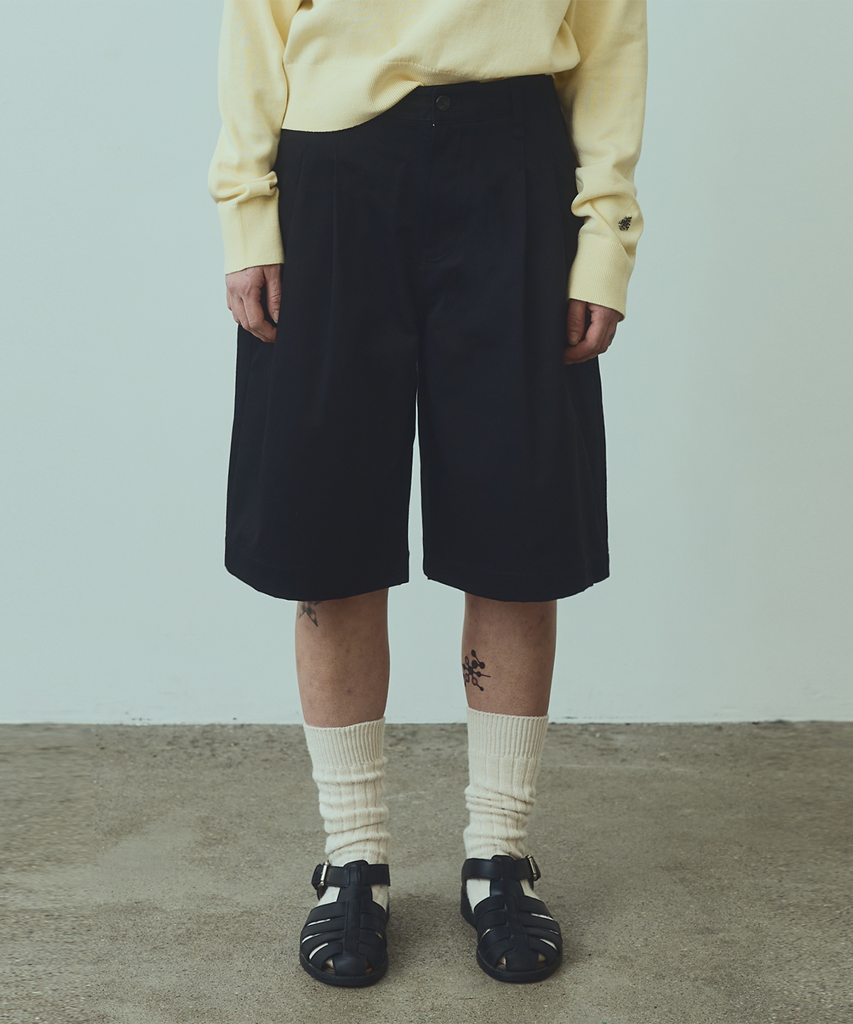 유니폼브릿지(UNIFORM BRIDGE) two tuck bermuda shorts(womens) black