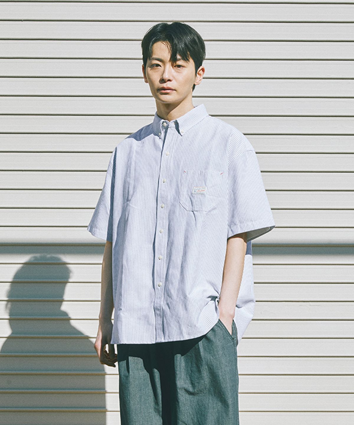 컬럼비아 유니버시티(COLUMBIA UNIVERSITY) SL-LABEL ONE POCKET OXFORD S/S SHIRTS 그레이스트라이프