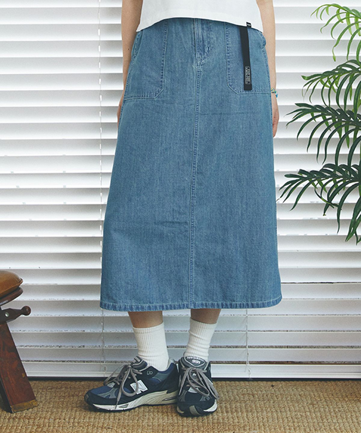 컬럼비아 유니버시티(COLUMBIA UNIVERSITY) COLUMBIA TRAJAN LABEL BELTED DENIM LONG SKIRTS 라이트데님