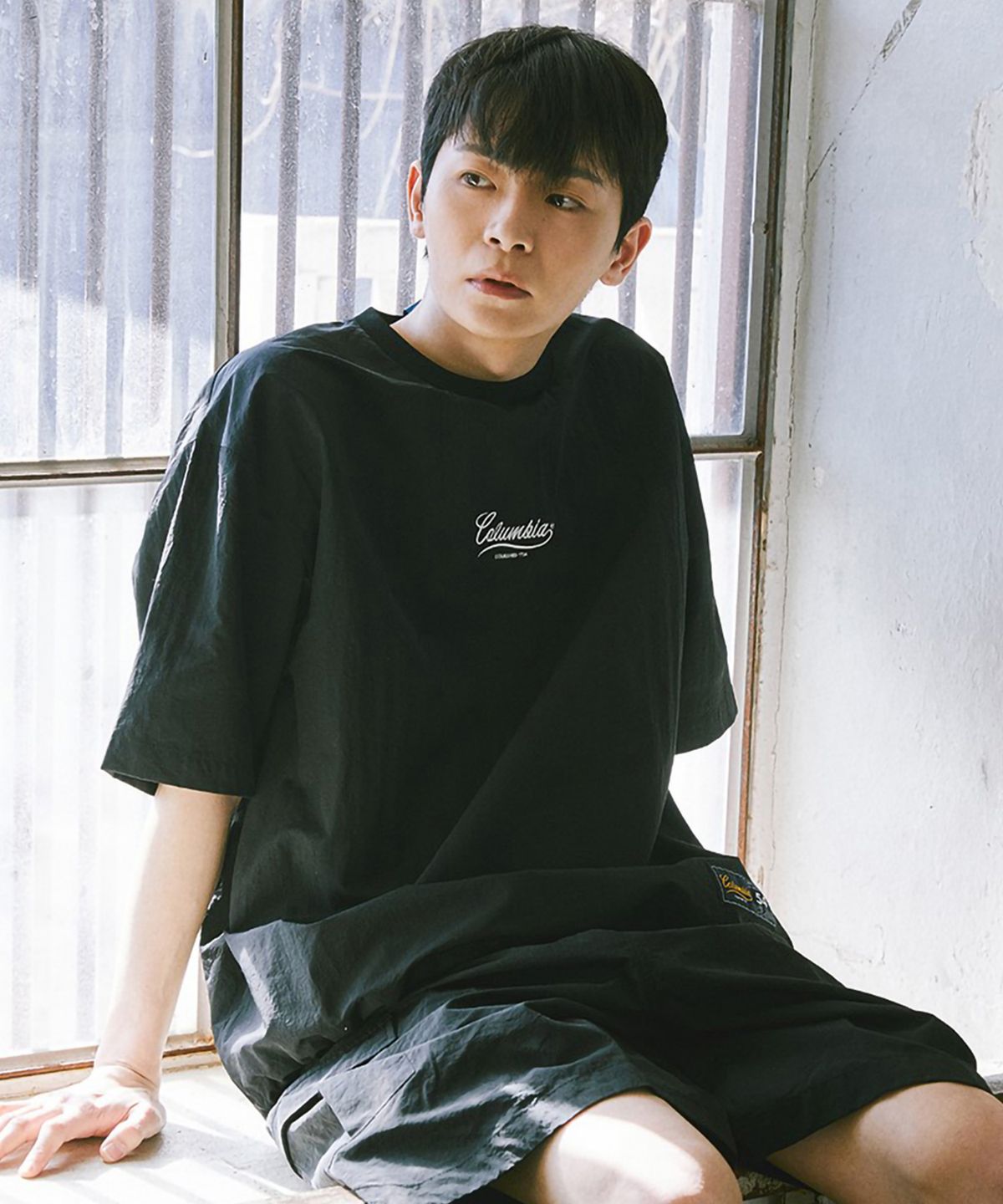 컬럼비아 유니버시티(COLUMBIA UNIVERSITY) NY STREET TAIL LOGO WOVEN S/S T-SHIRTS 블랙