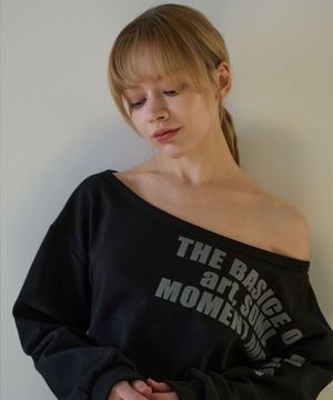 레터링 오프숄더 루즈핏 스웻셔츠 블랙