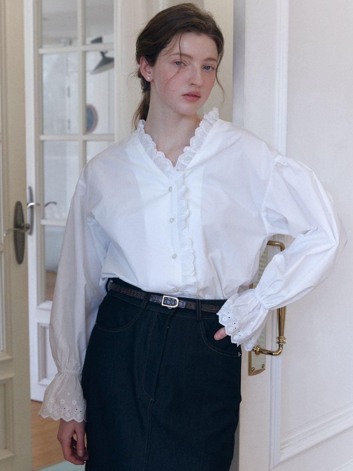 패브릭서울(FABRICSEOUL) lace frill cotton puff blouse_white