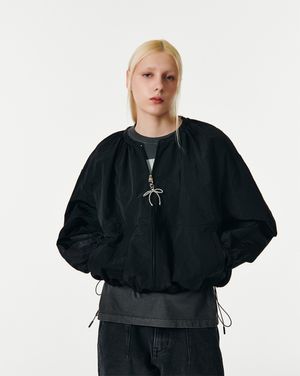 NECK SHIRRING OVER JACKET [BLACK]