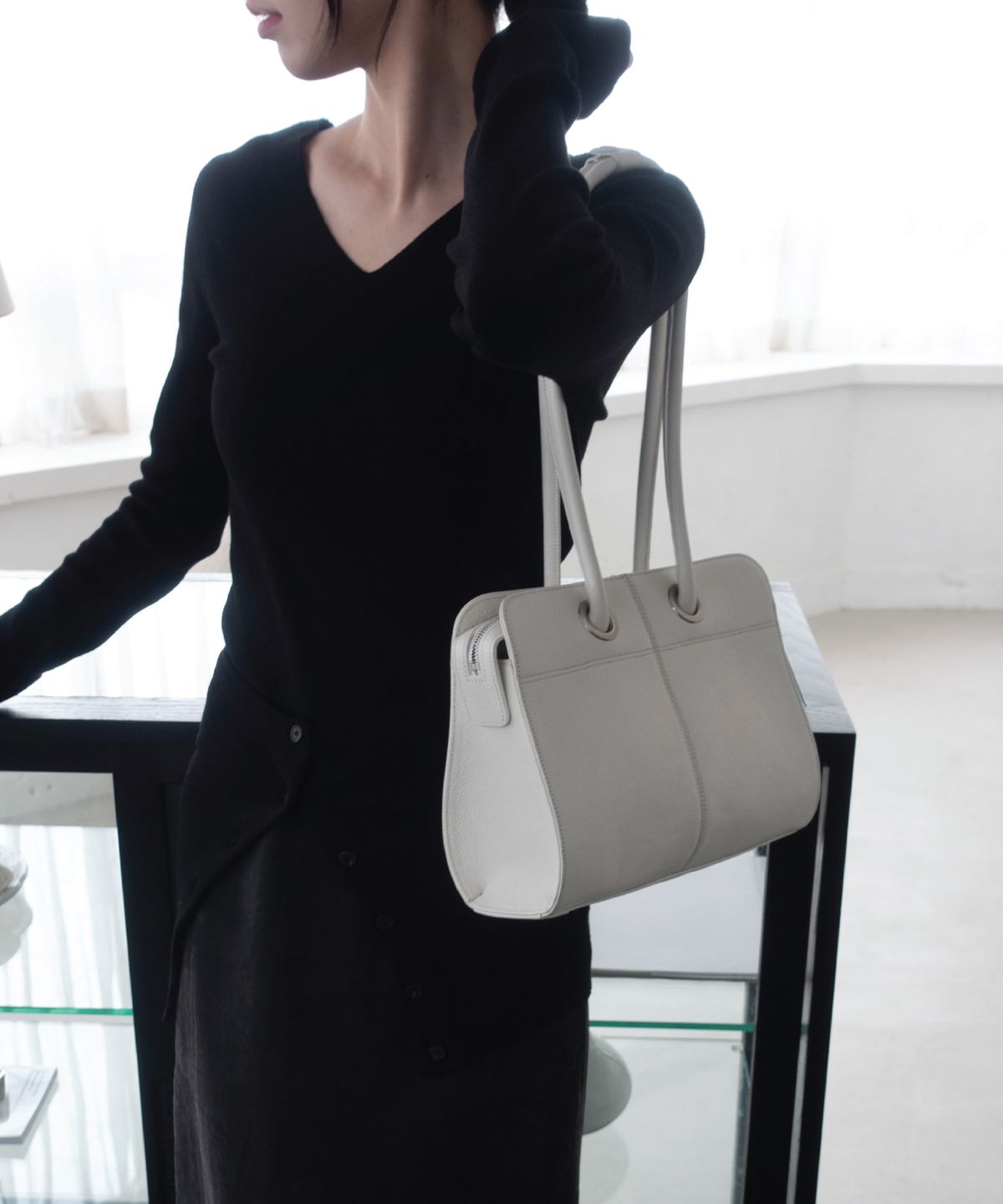 네로우가피(NAROWGAPI) Narrow Bag / white