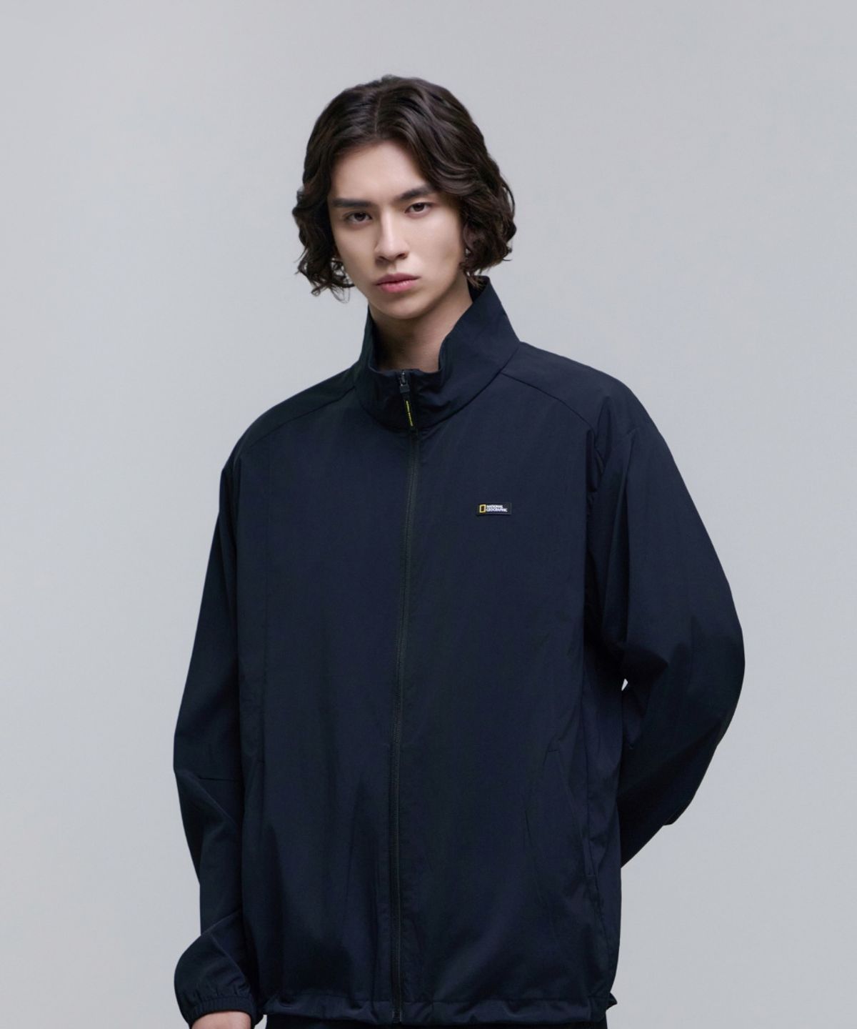 내셔널지오그래픽(NATIONALGEOGRAPHIC) N252UFT970 스탠드넥 바람막이 CARBON BLACK
