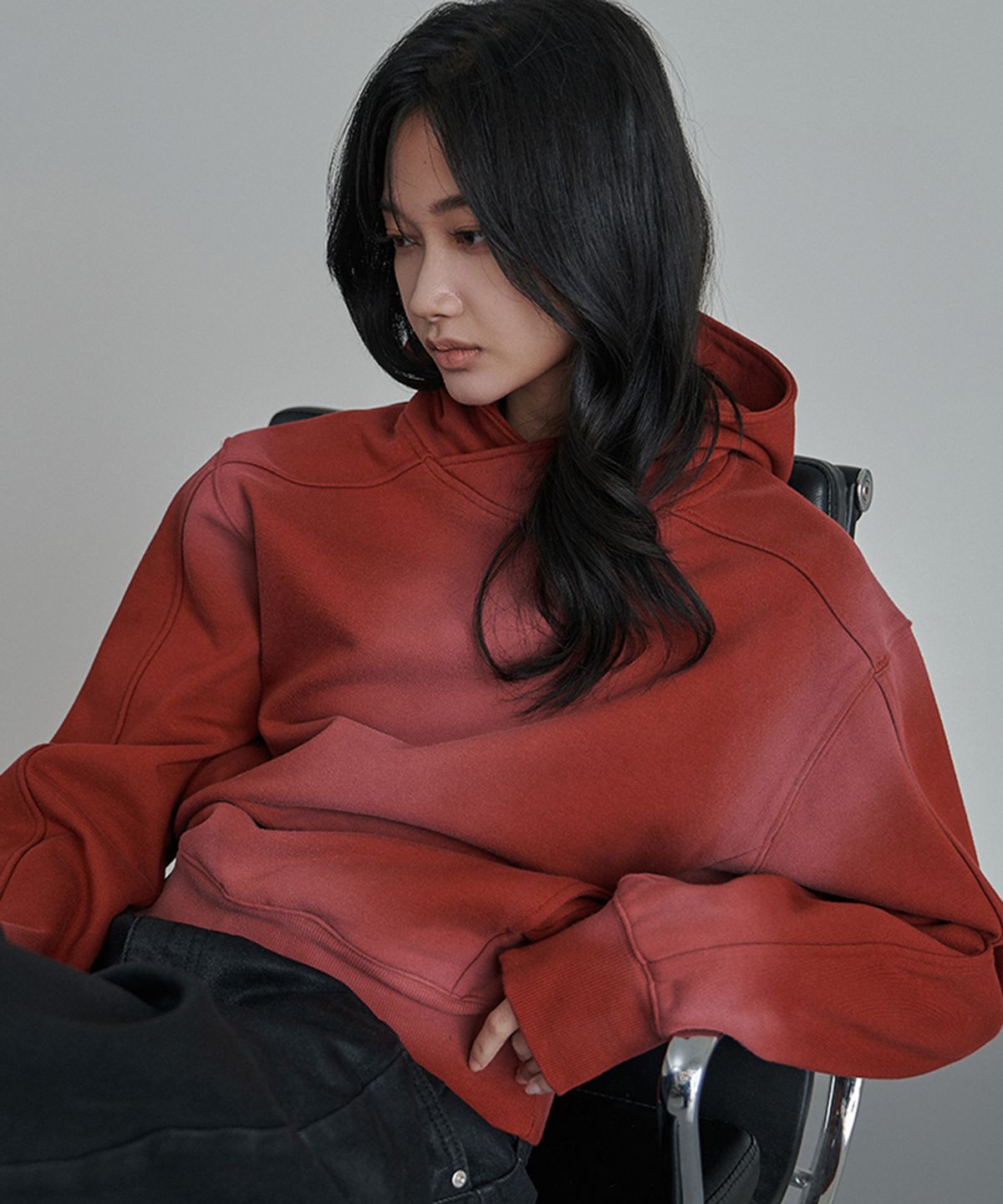 이예(YIYAE) Variation Spray Washed Crop Hoodie Wine