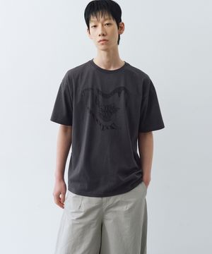 멜팅 로고 그래픽 티셔츠 (그레이)