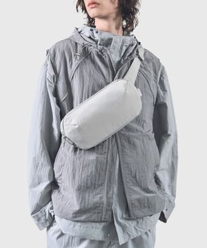 보트 W17 슬링 크로스바디 백 클라우드 그레이