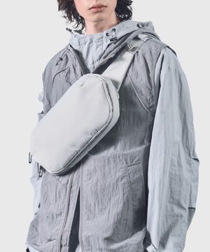 보트 W19 슬링 크로스바디 백 클라우드 그레이