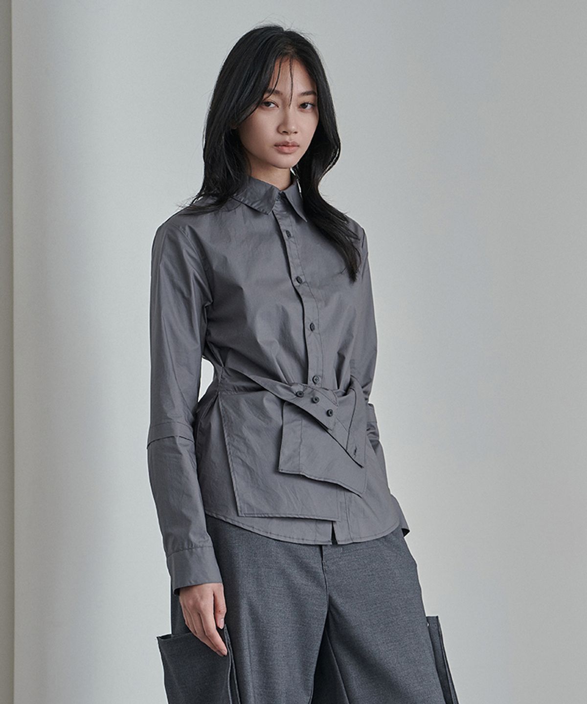 이예(YIYAE) Structured Layered Slim Shirts Charcoal