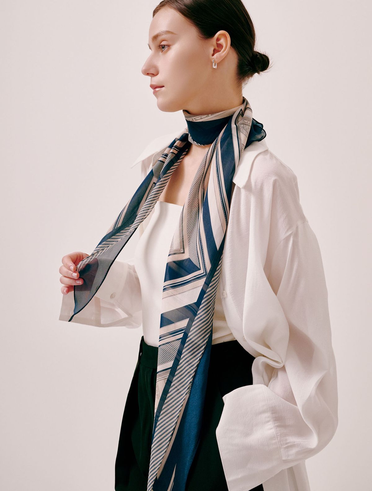 생럭슈(SAINTLUXURE) 멜리아 네이비