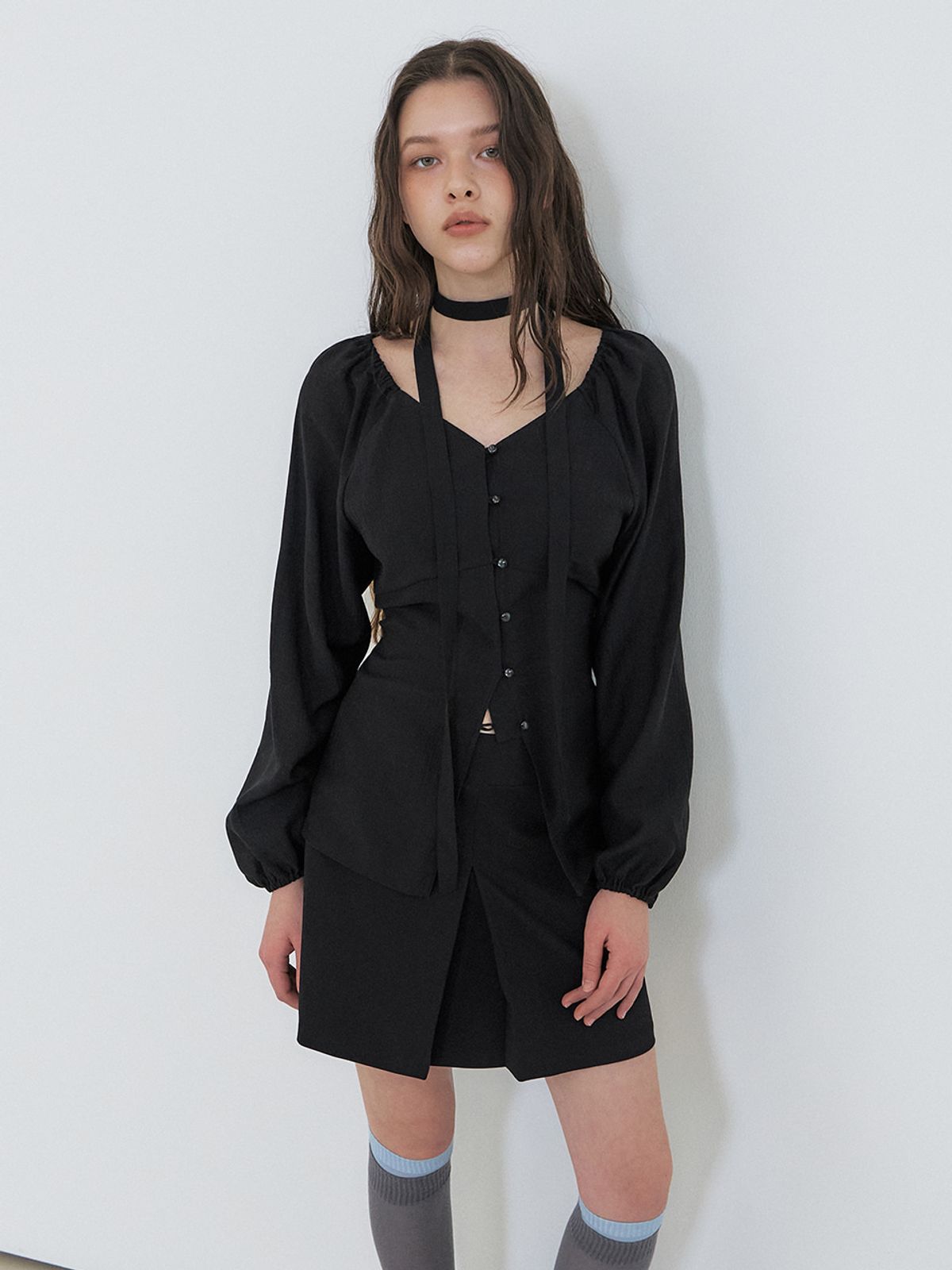 에트몽(ETMON) Scarf V-Neck Blouse, Black