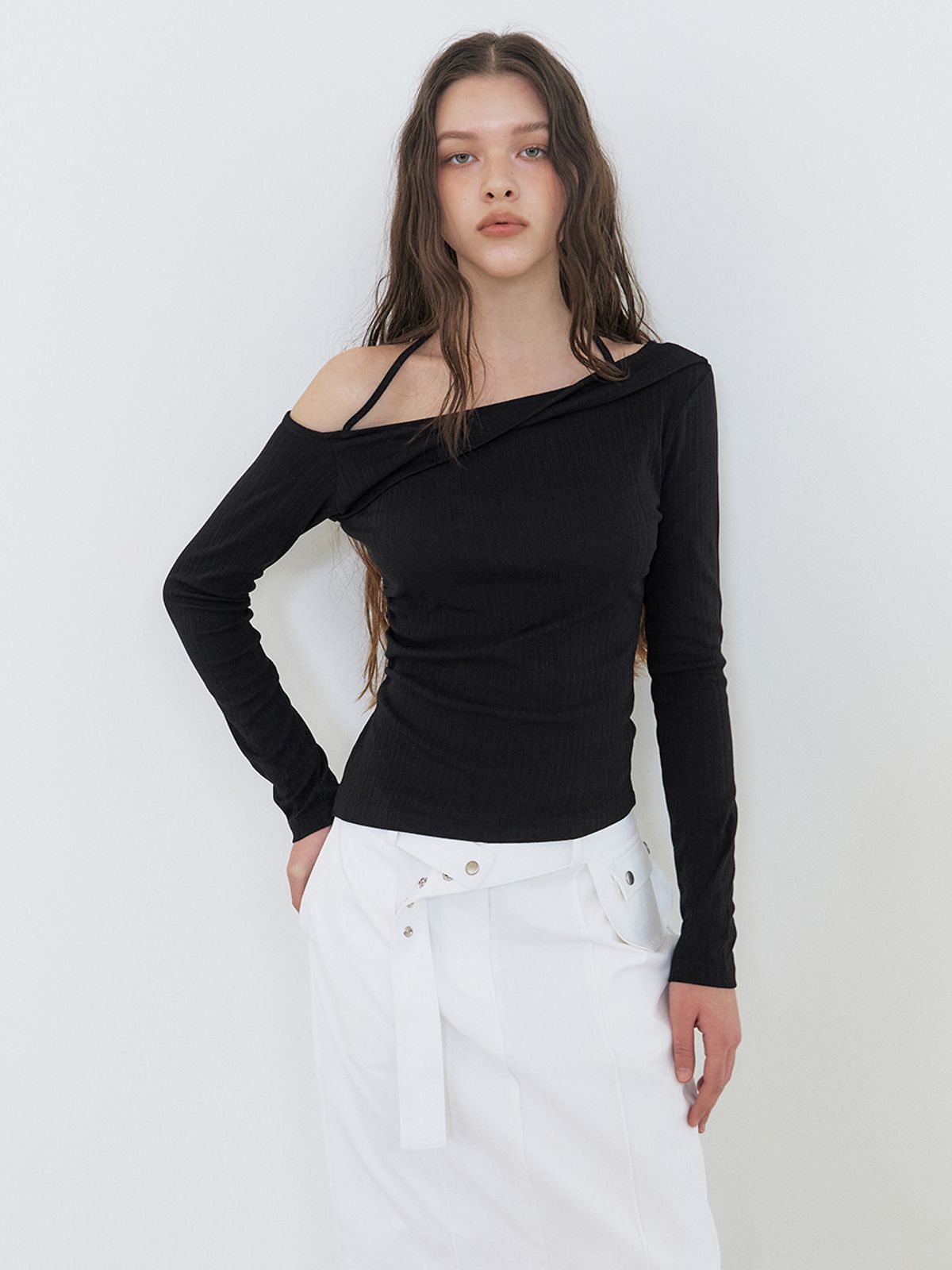 에트몽(ETMON) Twisted Halter T-Shirt, Black