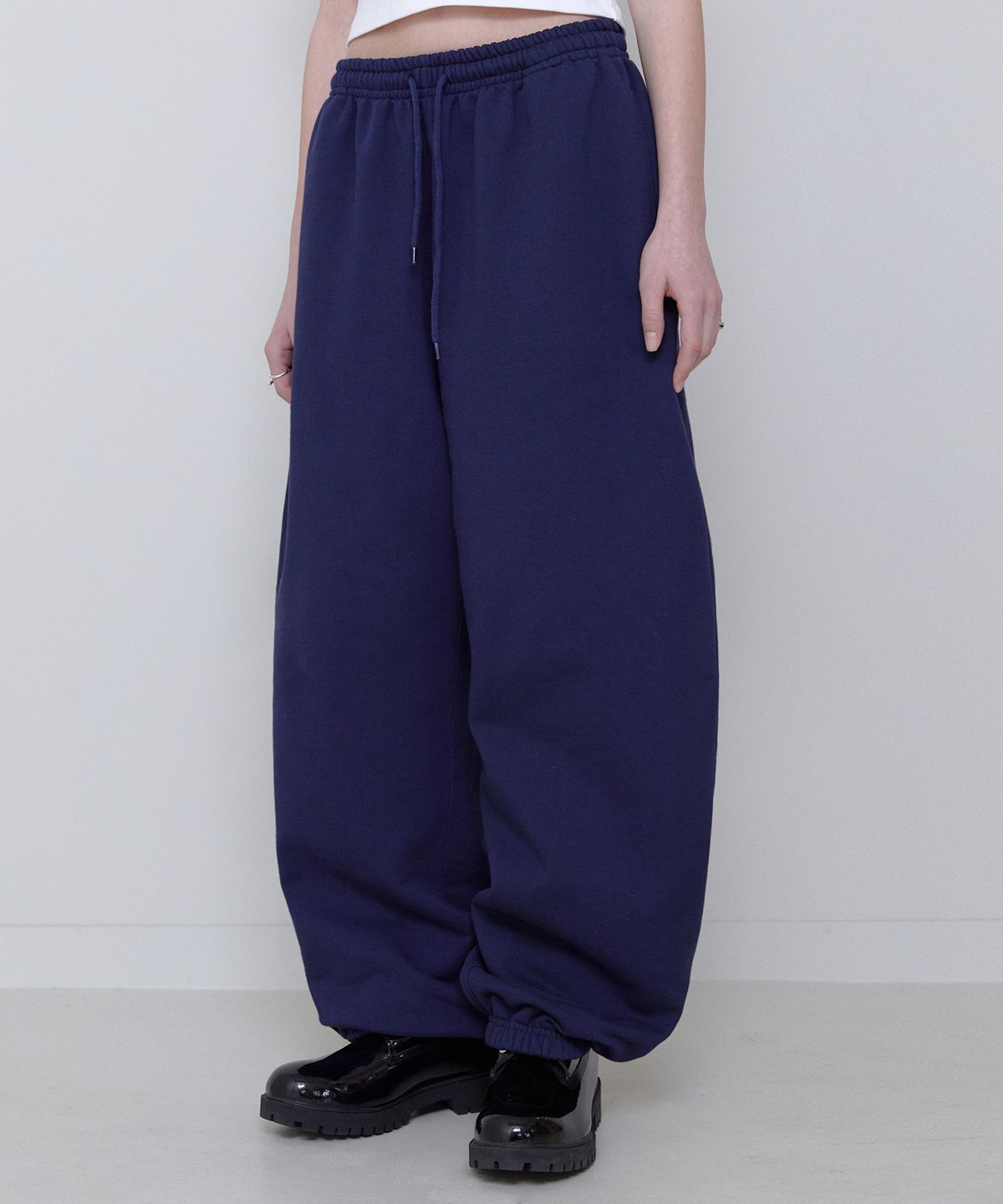 리트리버클럽(RETRIEVER CLUB) CUT OUT SWEAT PANTS [NAVY]