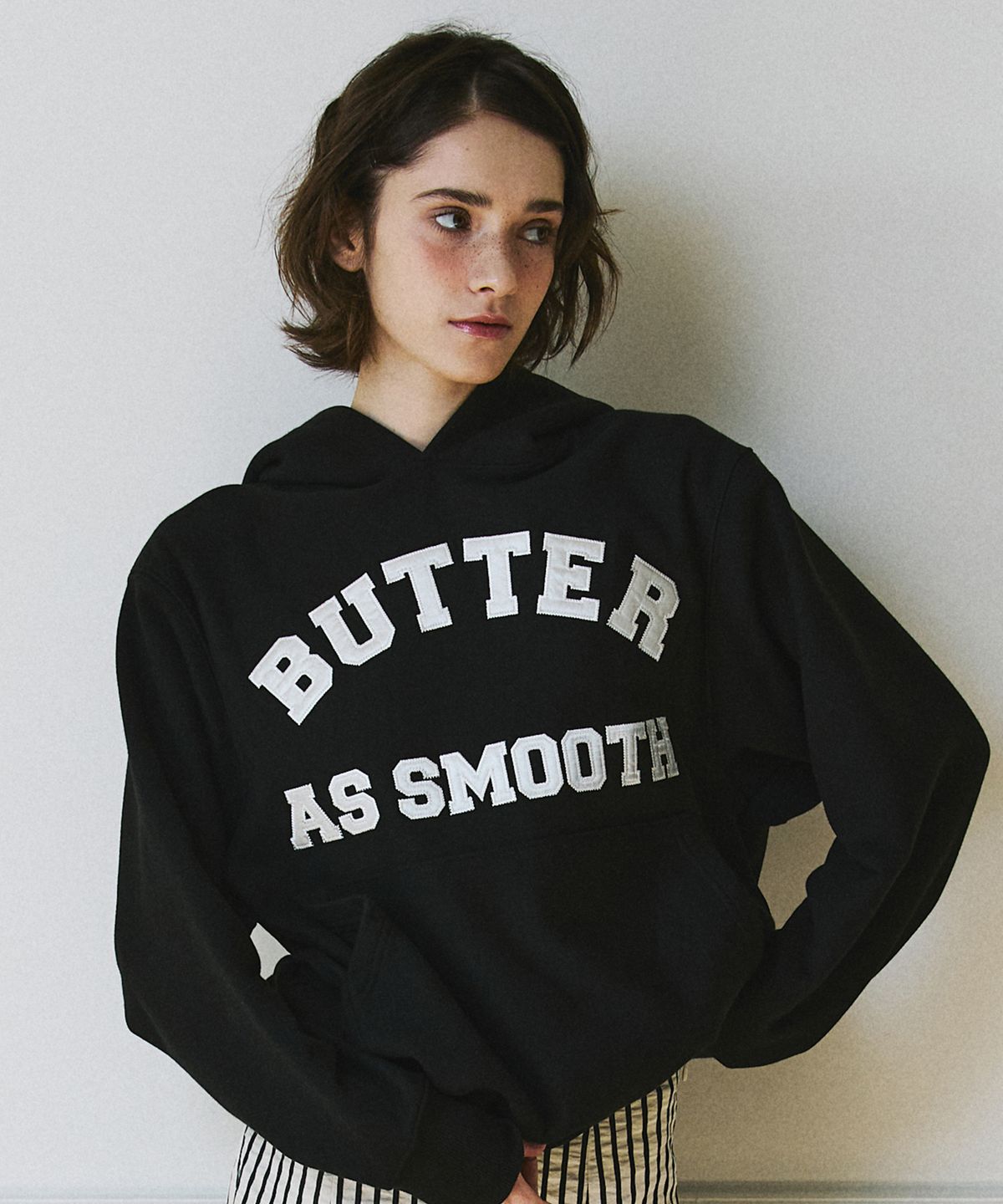 그린버터(GREENBUTTER) Patch Embroidery Hoodie (Black)