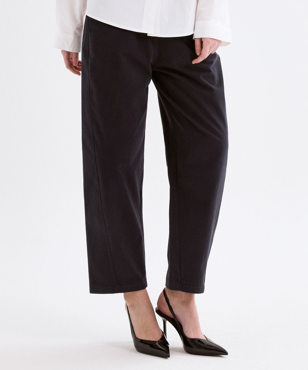 포베레(FOVERE) Cube pants_navy
