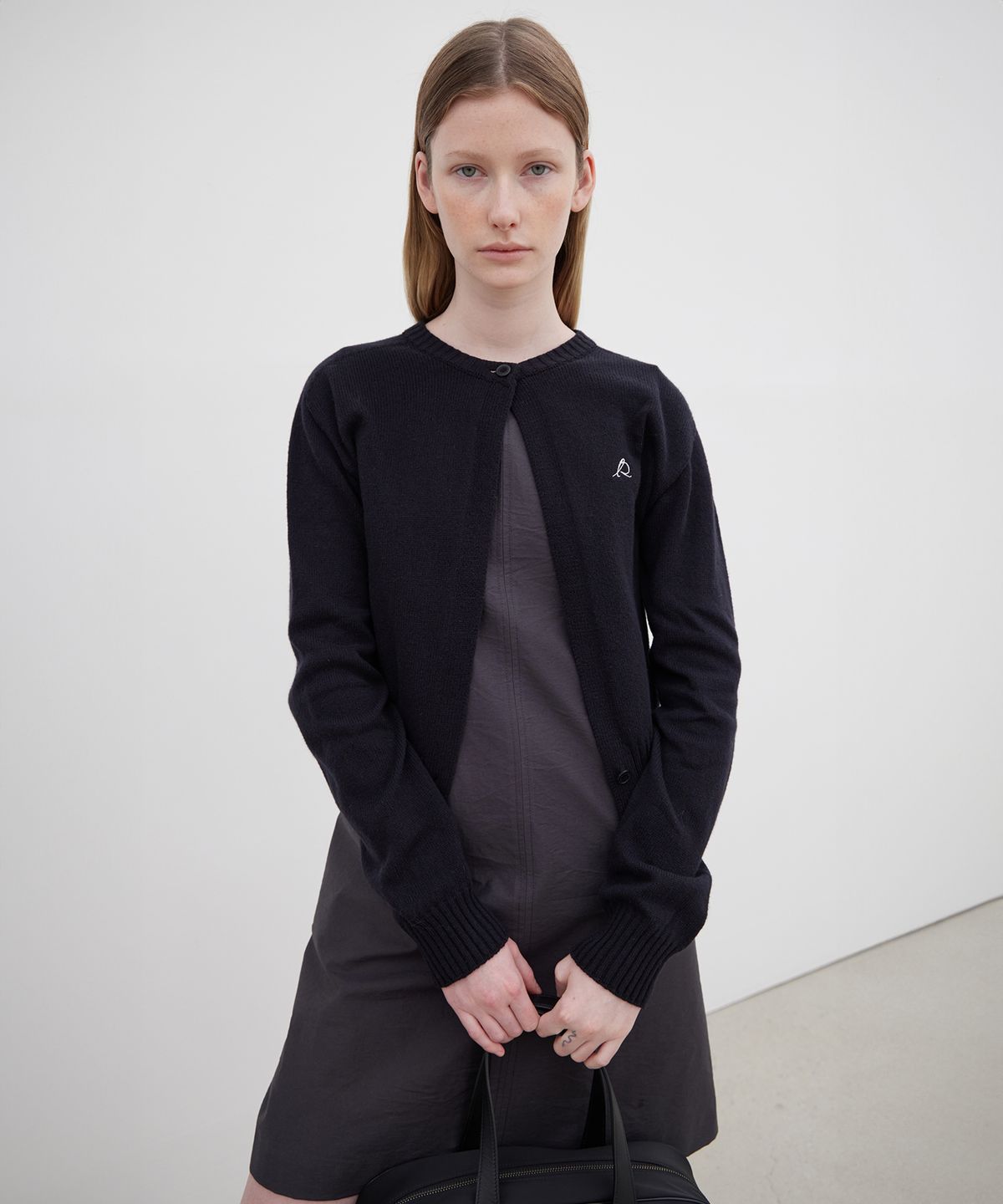 르바(LEVAR) Two-Button Round Knit Cardigan - Black