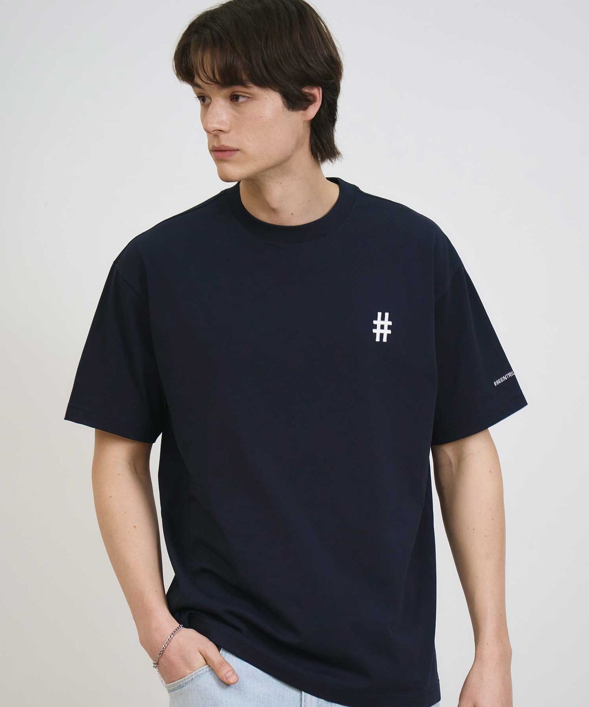 빈트릴(BEENTRILL) 스탠다드 로고 티셔츠(네이비)