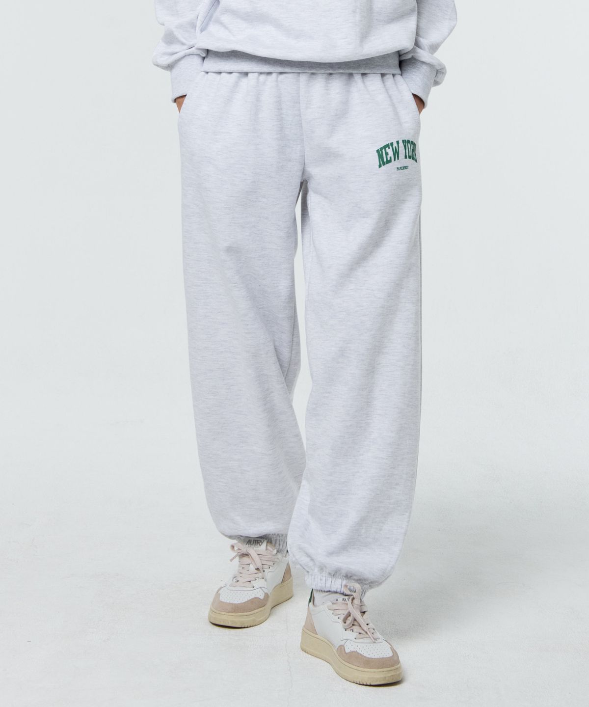 페이퍼보이(PAPERBOY) 베이직 뉴욕 와이드 조거팬츠-화이트멜란지