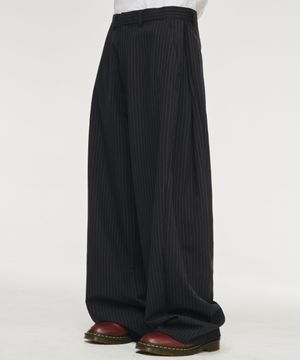 멀티턱 와이드 슬랙스[블랙스트라이프]