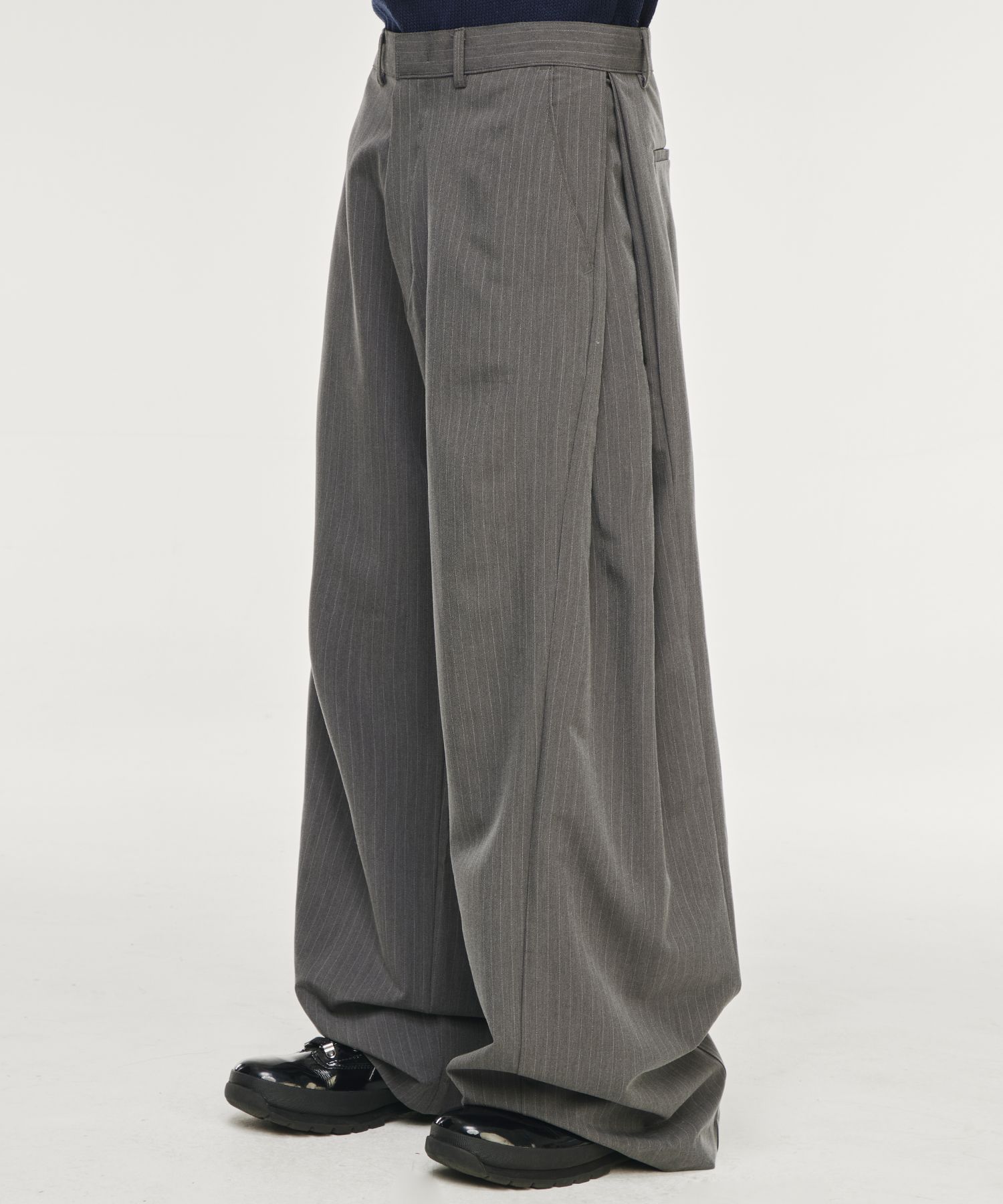 高速 割引 2024 西日本 | MUSINSA SIGNATURE stripe] [gray slacks wide Multi-tuck パンツ