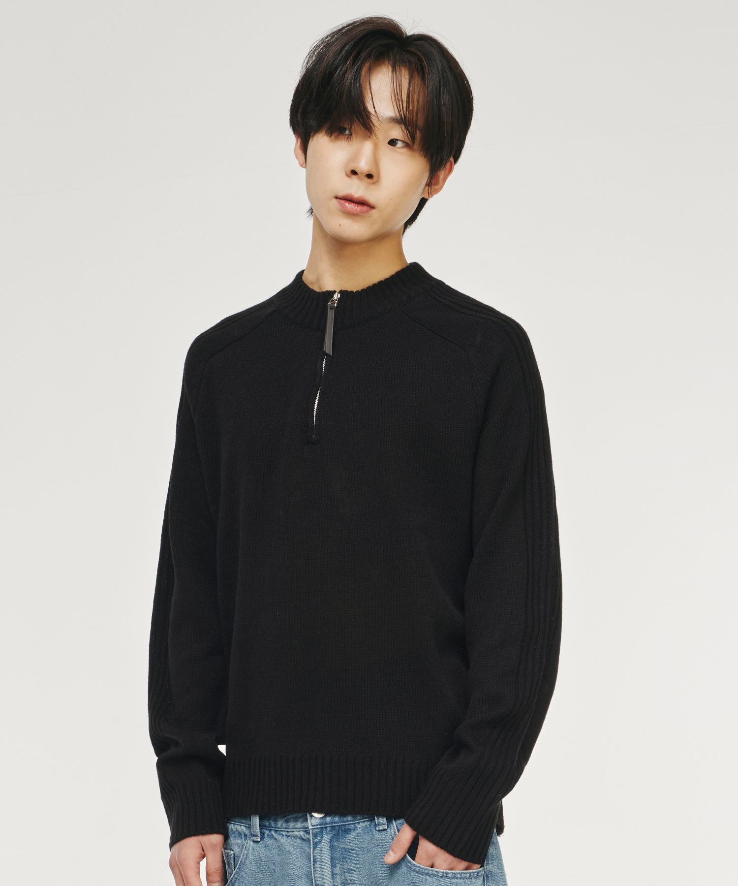 【COSYHARU】Track raglan sleeves MUSINSA | URBANDTYPE Curved Raglan Windbreaker_Charcoal