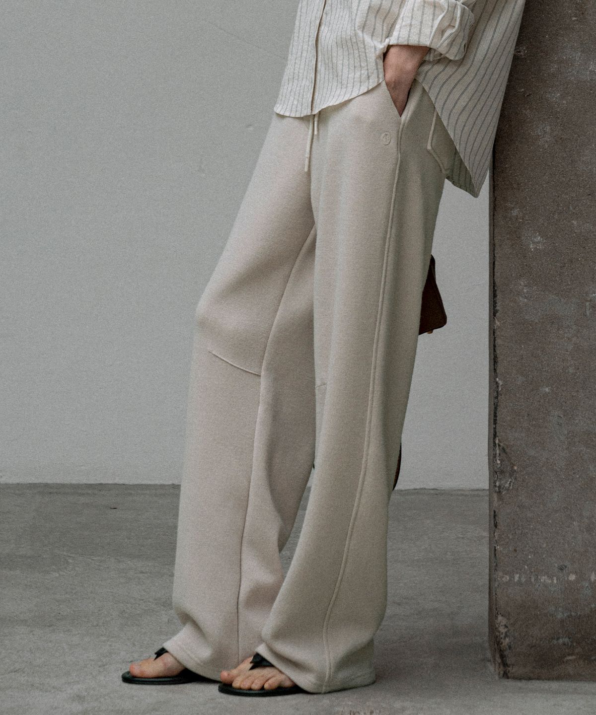 시야쥬(SIYAZU) SIPT7144 소프트 다트 스웻 팬츠_Light beige